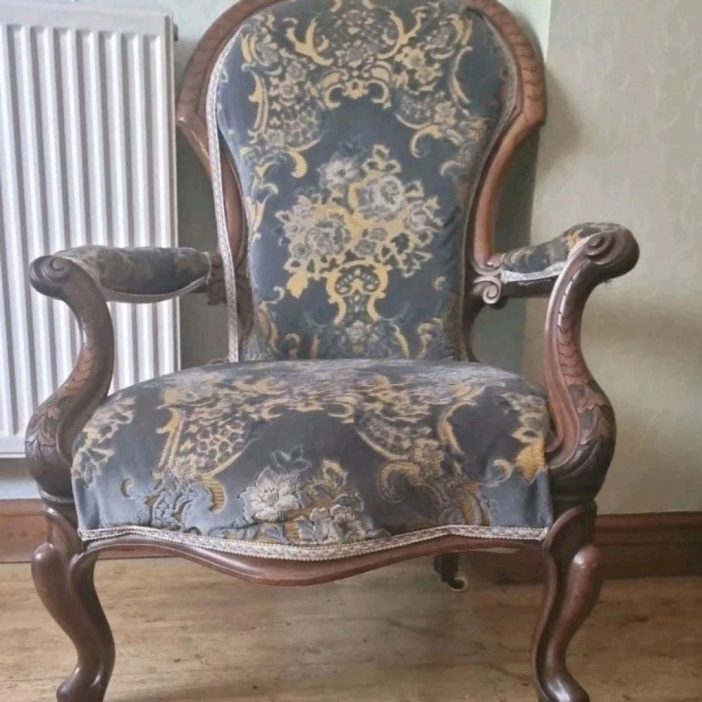 English Victorian Chair - Good Condition Ornate Carved Wooden Design - Prop